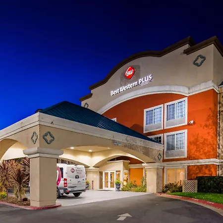 Best Western Plus Airport Inn & Suites-2